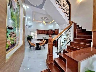Cho Thuê Nhà Hẻm 1/ Ngắn Ngay Chợ DT 280m2 1Trệt 4Lầu 6Pn 4Wc Ban Công