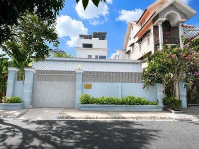 Kho xưởng 12*18m cho thuê kế vạn phúc city, hxt ra vô
