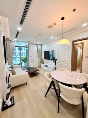 V.C.P bán 2PN giá tốt toà Park 6- có sổ - giá : 9.1 ty