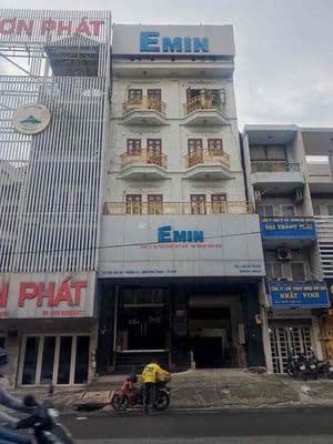 Cho Thuê Nhà MT Chu Văn An Q.BT 8.2x20m Hầm 5L TM Giá 90tr/th