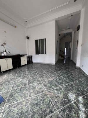 Cho thuê nhà 2 tầng MT đường Mỹ Đa Đông 8 gần Biển Gần Chợ Bắc Mỹ An