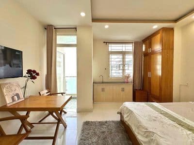 Căn hộ ban công thang máy full nội thất siêu thoáng Lê Văn Sỹ Q3
