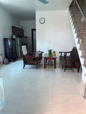 cho thuê nhà 2 tầng 2 p ngủ riêng