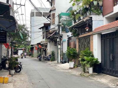 Bán nhà Tô Hiệu Tân Phú sát Đầm Sen - 4x17m Nở Hậu 2 Tầng Ở Ngay