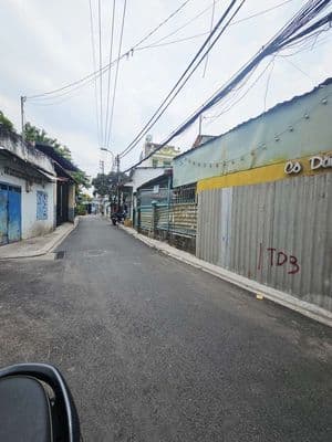 Bán đất 165m² tặng 10 p. trọ - hẻm ô tô - làng đh thủ đức - chỉ 5,6 tỷ