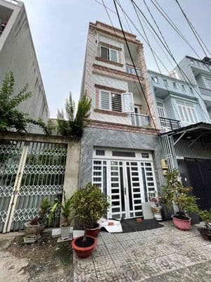Hơn 5 tỷ nhà đúc 3 tầng – hxh – 4 13 – đông hưng thuận q12