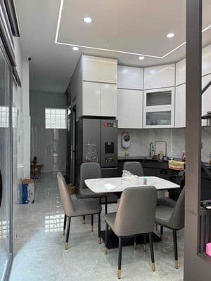Cho thuê nhà đẹp 1 trệt 2 lầu Trần Huy Liệu - PN