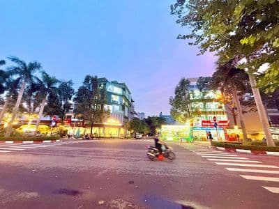 Hàng hiếm trung tâm dĩ an –mặt tiền 3 tầng – 4pn