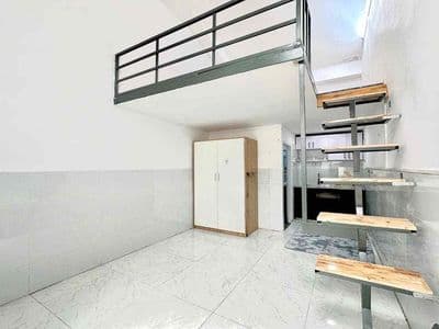 Cho thuê phòng gác cửa sổ trời gần đại học hồng bàng - q11 - q10