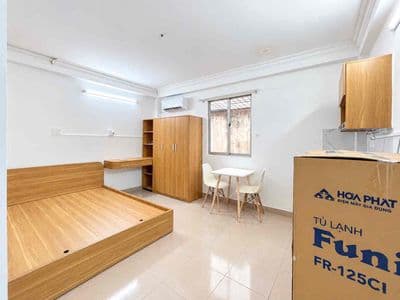 Căn Hộ Dịch Vụ Cửa Sổ Thoáng - Full Nội Thất - Ngay Đồng Đen - Bàu Cát