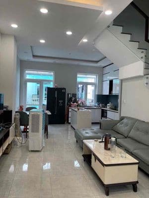 Nhà phố full nội thất cho thuê 16tr/ tháng LH Hương