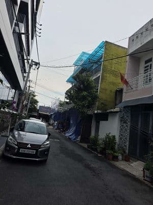 Bân nhà hà huy giáp