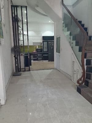 Cho thuê nhà ngõ 132 Cầu Giấy, Dt 45m2 x 4 tầng có đh, Nl, Bếp