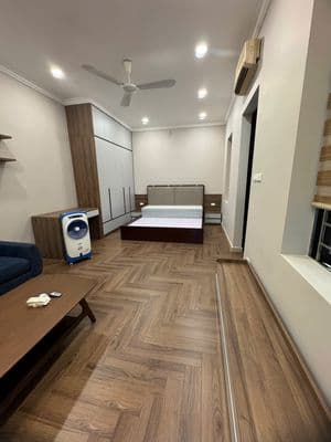 Nhà riêng 60m x4,5T nhà đẹp thoáng đủ nội thất cao cấp sịn phố Huế