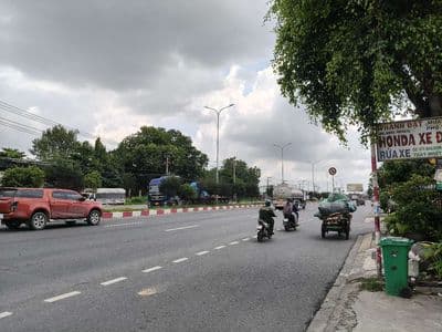 nhà xưởng cho thuê mặt tiền quốc lộ 51 biên hoà. 2000m2