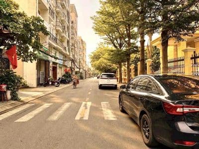 Bán nhà 5 tầng hẽm xe hơi Dương Quãng Hàm 64m2(8x8), 6 phòng ngủ, SHR