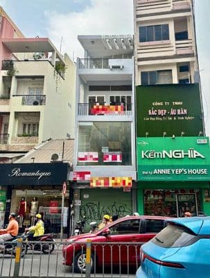 Nguyên căn MT Hai Bà Trưng, Q3. Dt: 4x20m, Kc: trệt 3 lầu. Gía: 55tr