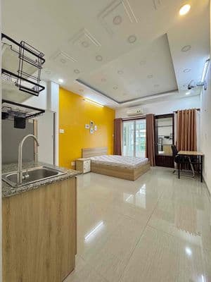 Cho thuê căn hộ balcony view Landmark đi bộ ra Metro Văn Thánh