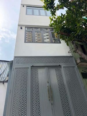 Nhà mới 3 lầu ngay ngã tư Âu Cơ-Lạc Long Quân, gần Chợ Tân Bình.