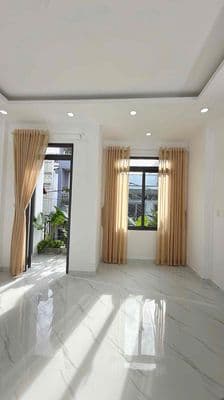 Cho thuê nhà nguyên căn ngay chợ bình thành