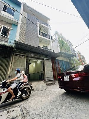 Nhà thuê Gò Vấp 3PN 3WC Sân thượng Hẻm xe hơi Phạm Văn Chiêu