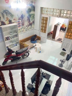 nhà rộng thoáng 3pn sân thương, sân xemáy, 1/ ng ảnh thủ