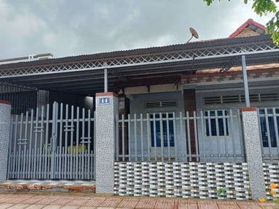 Nhà bán sổ hồng chính chủ, thổ cư toàn bộ diện tích đất