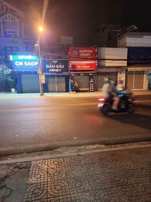 Nhà mặt tiền