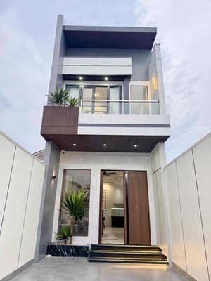 Nhà lầu trung tâm, sát chợ Long Hoa, Tây Ninh