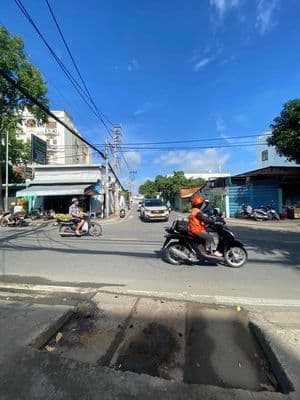 2 Lô liền kề Mặt Tiền kinh doanh ngay đường Linh Đông