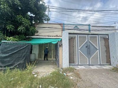 Mặt tien tl824 nhà măt tiền đối diên kcn tân đức