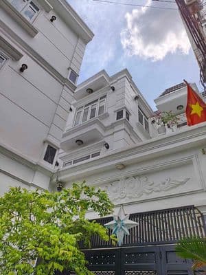 Cho Thuê Biệt Thự Mini DT 9x13m Sân Ôtô 1Trệt 3Lầu 4Pn 3Wc Gần Uỷ Ban