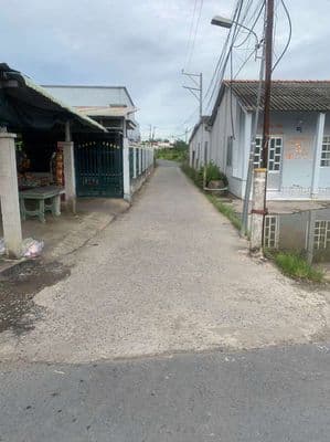CHÍNH CHỦ ..NGỘP .. Bán rẻ đất Gần Chợ Cần Đước