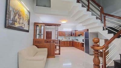 Cho thuê nhà đẹp 4pn gần biển vương thừa vũ