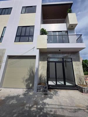 Bán nhà đẹp 3 tầng xây mới - ngay vinhomes q9 - có gara ô tô