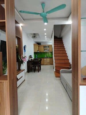 Nhà 4 tầng Giang biên mặt ngõ thông 7tỷ5 2n2wc. oto đỗ cửa