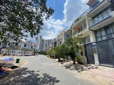 Cho thuê nhà mặt tiền gần Liên Phường, Đỗ Xuân Hợp 5x18m 3L4PN