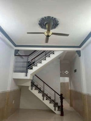 Cho thuê nhà nguyên căn đường trước nhà rộng 8m