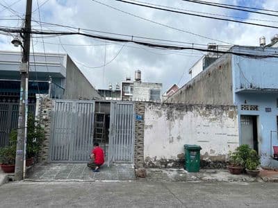 nhà rộng có sân rộng, có chỗ để oto