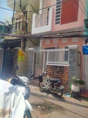 Cho thuê nhà 1 trệt 1 lầu và 1 lửng có máy lạnh, tân định, q1