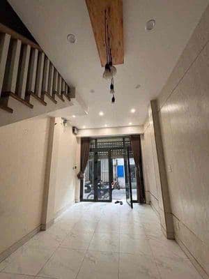 cho thuê 1/2 nhà mặt tiền đường số , phù hợp ở và kinh doanh