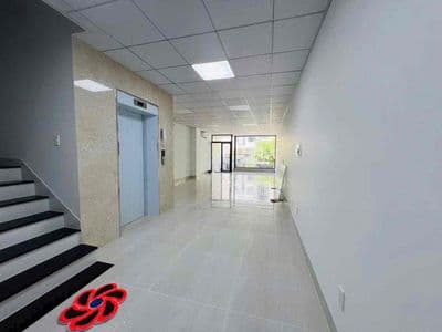 Nhà phố kdc him lam thiết kế sàn trống suốt 5tầng - có thang máy