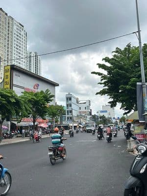 Gia đình bán gấp mặt tiền 4lau Phạm Hùng,Q8,5.5x17m,40tr/th,16ty