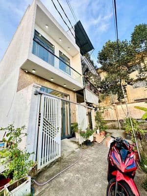 Nhà trệt lầu kế bên chợ cái răng