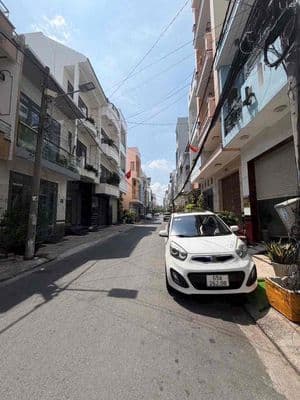 Nhà 3 phòng 3 máy lạnh gần Vincom Xuân Khánh
