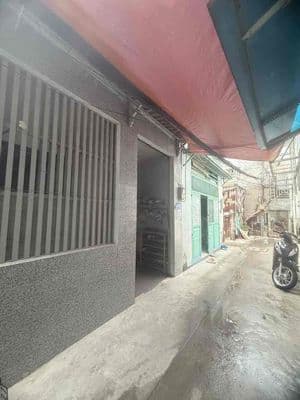 Nhà đẹp 2 tầng trần xuân soạn – q7 – hẻm thông – có dòng tiền 5,5tr/th