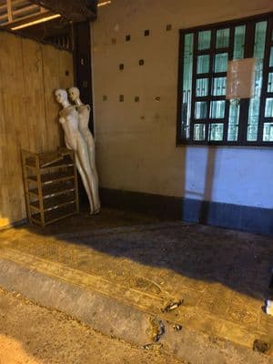 Mặt tiền ngay chợ Hoàng Hoa Thám