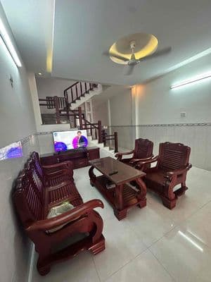 Cần Cho Thuê Nhà 3 Tầng mặt tiền đường Tôn Đức Thắng - Hòn Rớ1 . Đầy