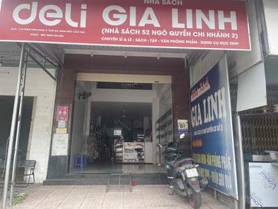 Cho Thuê Vỉa Hè Kinh Doanh Đối Diện Cổng Trường Cấp 3