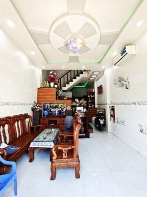 Bán nhà hẻm xe hơi ngay Lê Văn Quới gần Đầm Sen , tặng nội thất